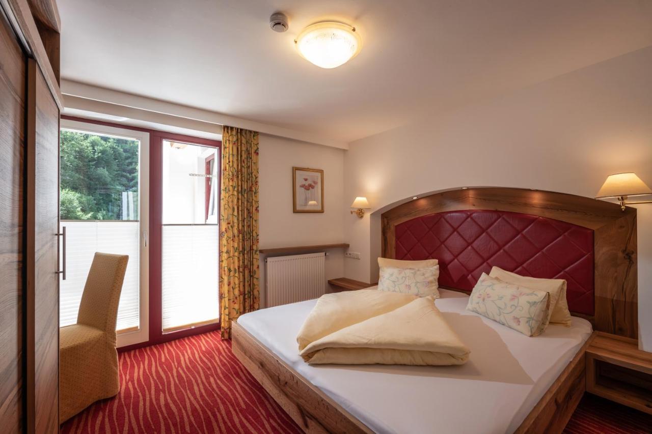 Alpenrose Hotel-Garni แกร์ลอส ภายนอก รูปภาพ