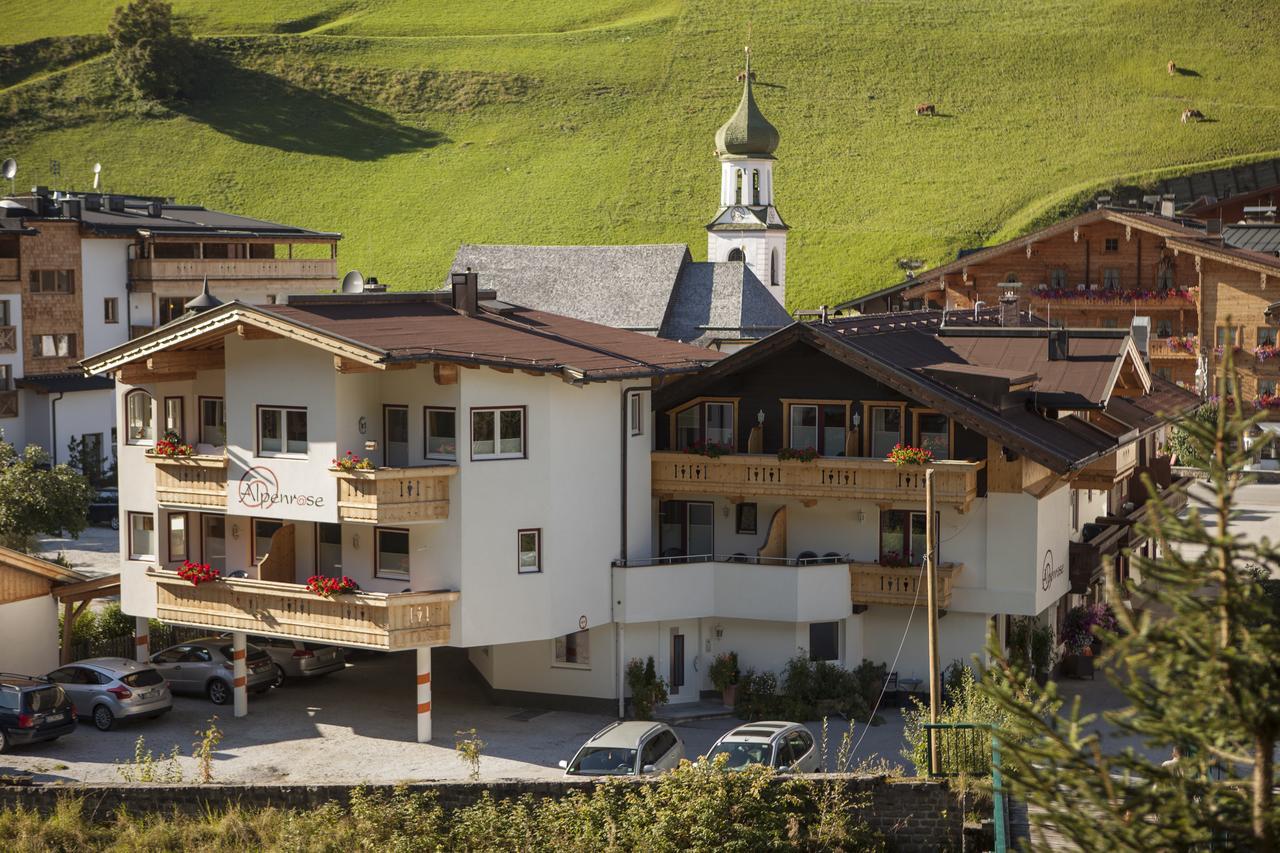 Alpenrose Hotel-Garni แกร์ลอส ภายนอก รูปภาพ