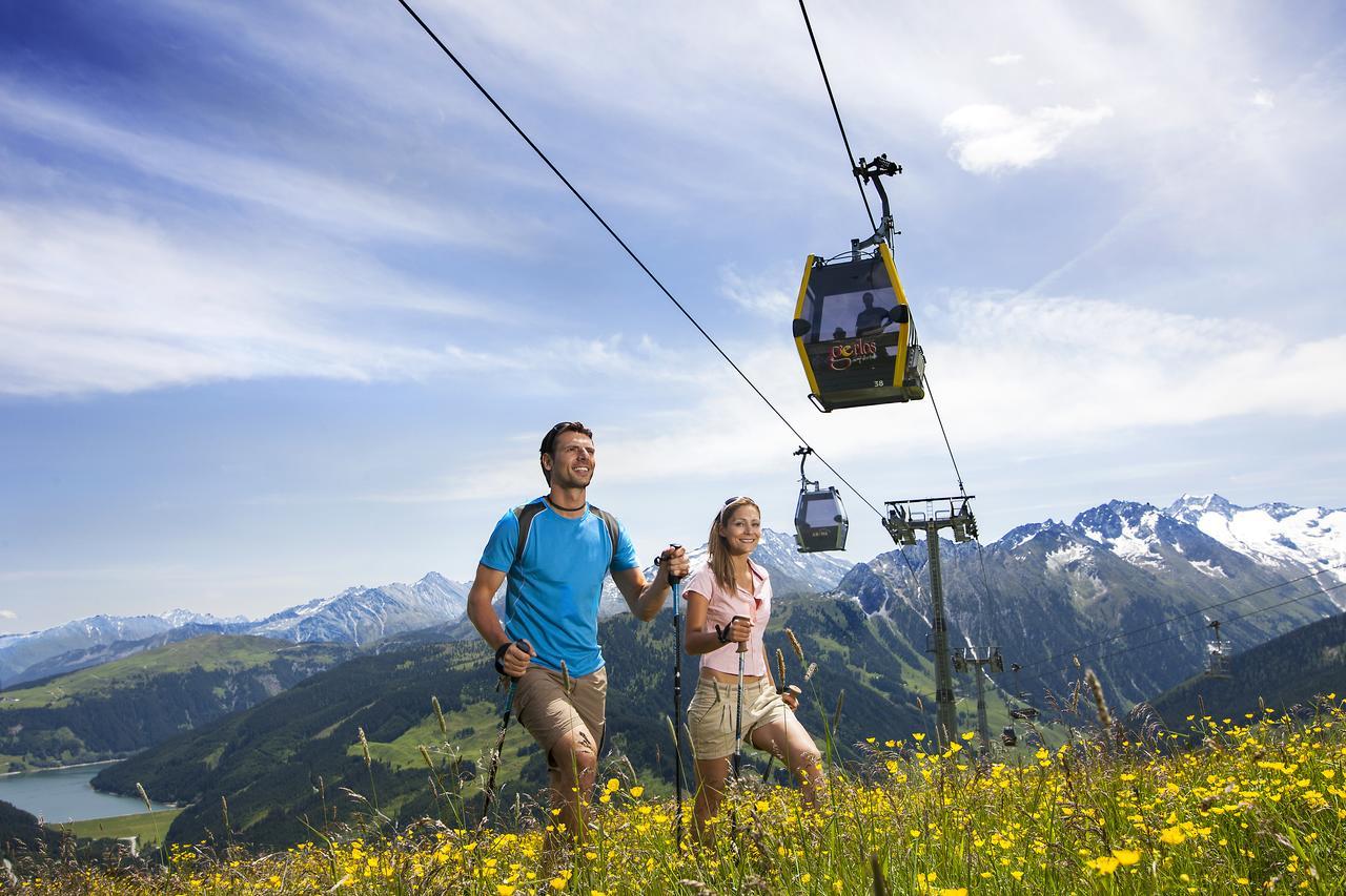Alpenrose Hotel-Garni แกร์ลอส ภายนอก รูปภาพ