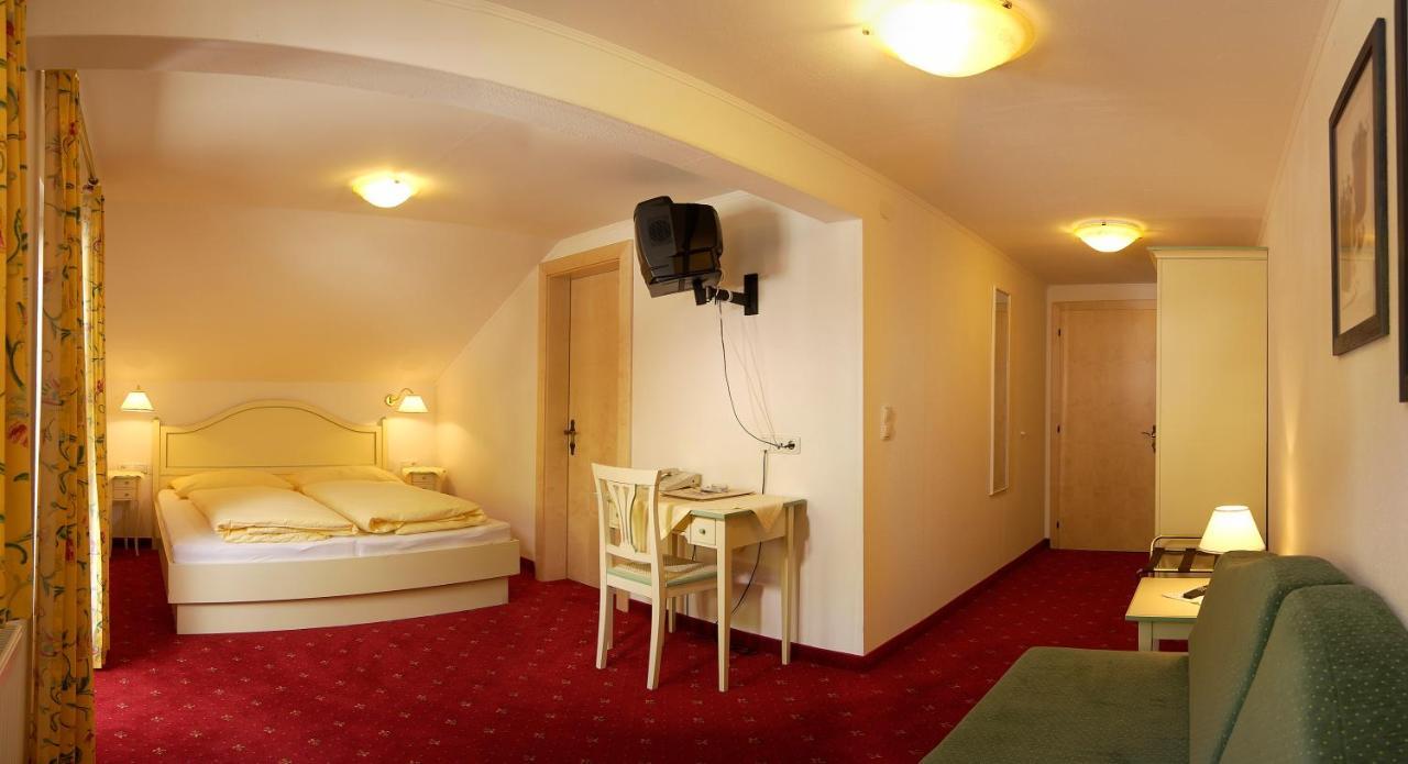 Alpenrose Hotel-Garni แกร์ลอส ภายนอก รูปภาพ