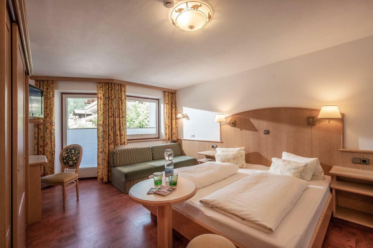 Alpenrose Hotel-Garni แกร์ลอส ภายนอก รูปภาพ