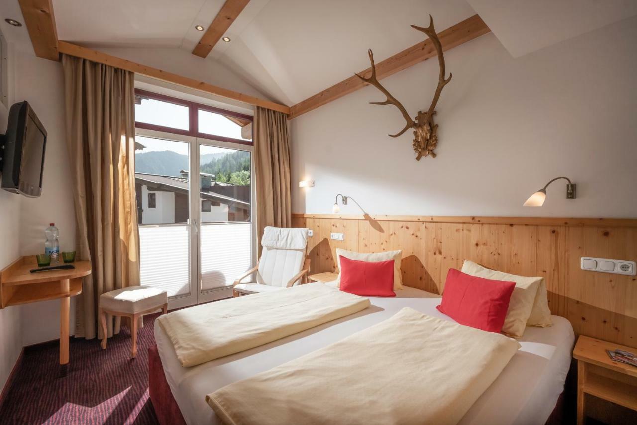 Alpenrose Hotel-Garni แกร์ลอส ภายนอก รูปภาพ